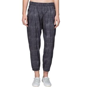 Lululemon Rollin' With My Omies Pant Yoga Active Women 8 Slouchy Soft 2014 Black